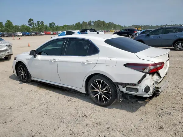 4T1T11AK0NU622660 2022 TOYOTA CAMRY - Image 2