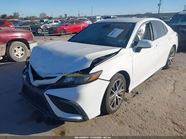 4T1T11AK0NU666724 2022 TOYOTA CAMRY - Image 2