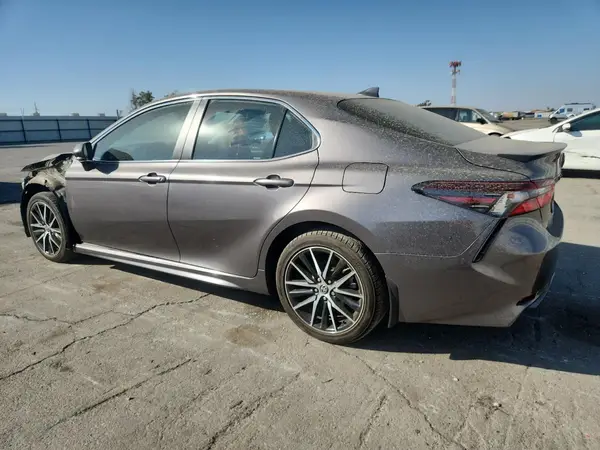 4T1T11AK0NU679117 2022 TOYOTA CAMRY - Image 2