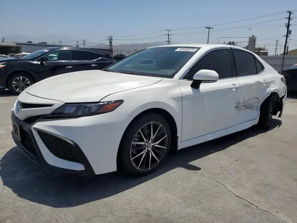 4T1T11AK0NU680686 2022 TOYOTA CAMRY - Image 1