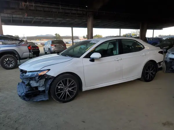 4T1T11AK0NU688867 2022 TOYOTA CAMRY - Image 1