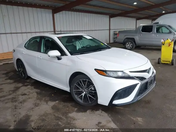 4T1T11AK0NU690005 2022 TOYOTA CAMRY - Image 1