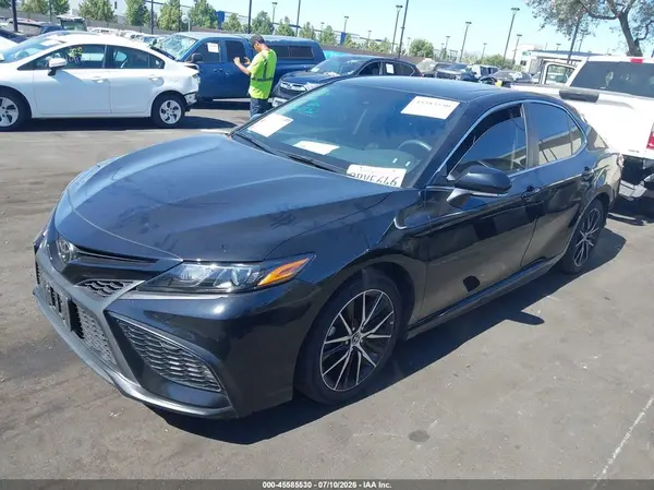 4T1T11AK0NU693177 2022 TOYOTA CAMRY - Image 2