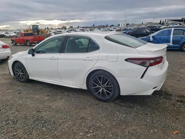 4T1T11AK0NU698816 2022 TOYOTA CAMRY - Image 2