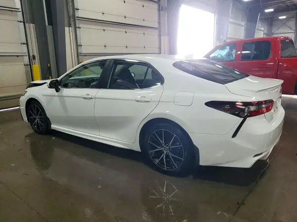 4T1T11AK0NU707112 2022 TOYOTA CAMRY - Image 2