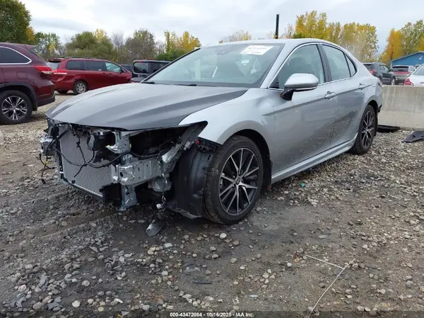 4T1T11AK0PU794318 2023 TOYOTA CAMRY - Image 2