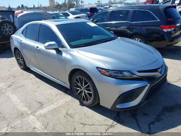 4T1T11AK0PU833313 2023 TOYOTA CAMRY - Image 1