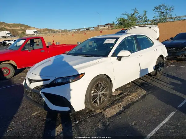 4T1T11AK0PU833411 2023 TOYOTA CAMRY - Image 2