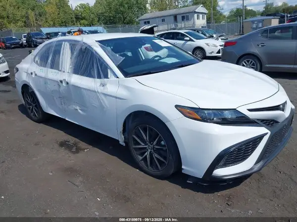 4T1T11AK0RU901659 2024 TOYOTA CAMRY - Image 1