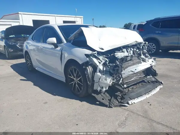 4T1T11AK1MU472976 2021 TOYOTA CAMRY - Image 1