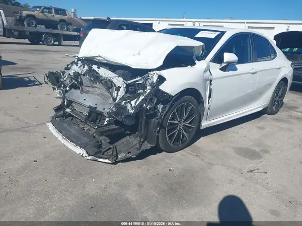 4T1T11AK1MU472976 2021 TOYOTA CAMRY - Image 2