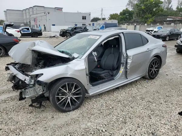 4T1T11AK1MU479684 2021 TOYOTA CAMRY - Image 1