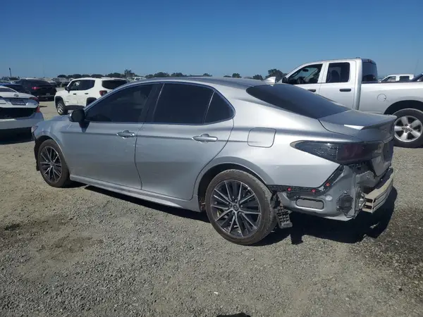 4T1T11AK1MU497876 2021 TOYOTA CAMRY - Image 2