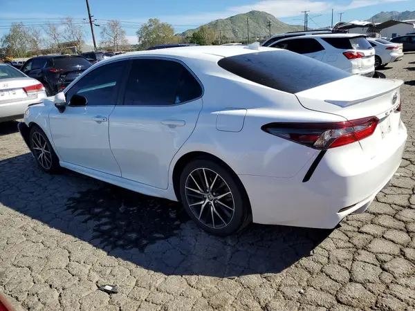 4T1T11AK1MU513395 2021 TOYOTA CAMRY - Image 2