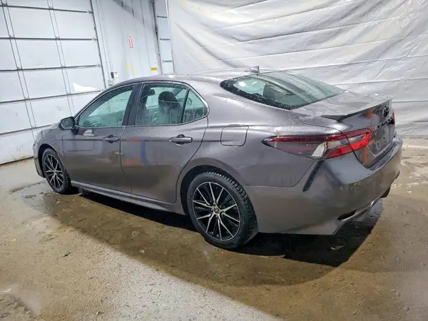 4T1T11AK1MU544923 2021 TOYOTA CAMRY - Image 2