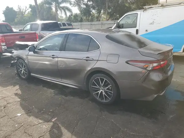4T1T11AK1MU545117 2021 TOYOTA CAMRY - Image 2