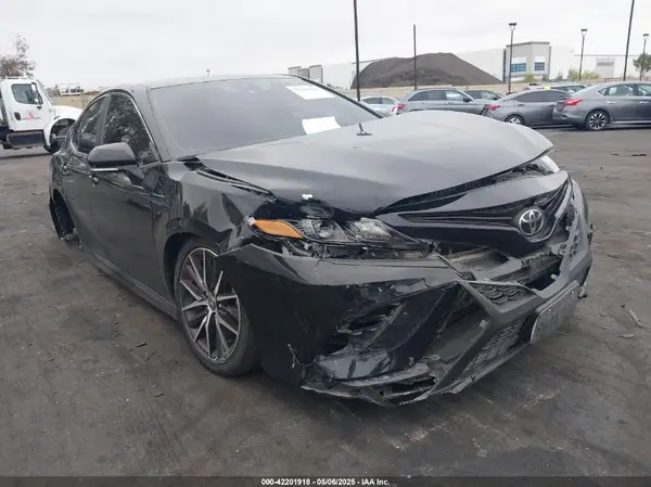 4T1T11AK1MU561608 2021 TOYOTA CAMRY - Image 1