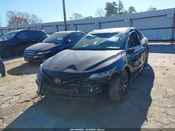 4T1T11AK1MU563729 2021 TOYOTA CAMRY - Image 2