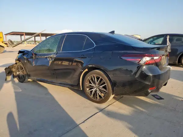4T1T11AK1MU588632 2021 TOYOTA CAMRY - Image 2