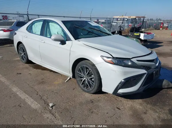 4T1T11AK1NU012928 2022 TOYOTA CAMRY - Image 1