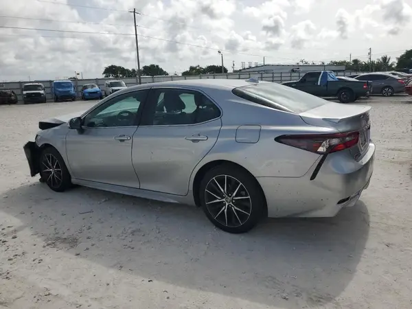 4T1T11AK1NU038087 2022 TOYOTA CAMRY - Image 2