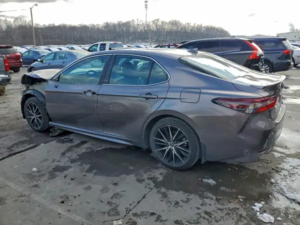 4T1T11AK1NU041653 2022 TOYOTA CAMRY - Image 2