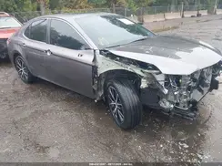 4T1T11AK1NU042933 2022 TOYOTA CAMRY