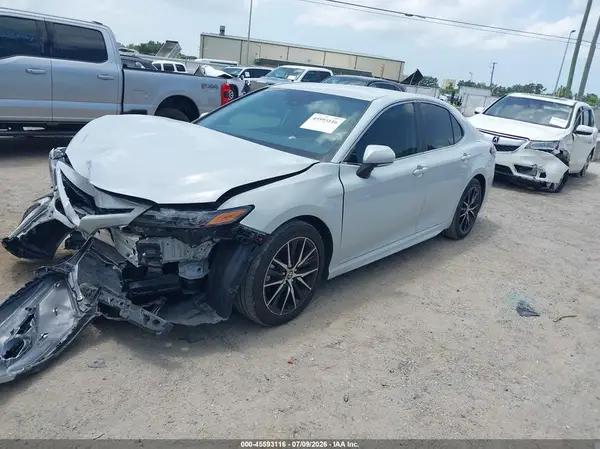 4T1T11AK1NU047985 2022 TOYOTA CAMRY - Image 2