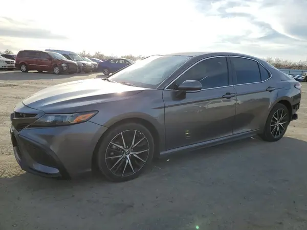 4T1T11AK1NU063801 2022 TOYOTA CAMRY - Image 1
