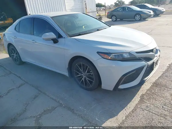 4T1T11AK1NU067119 2022 TOYOTA CAMRY - Image 1