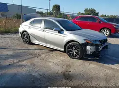 4T1T11AK1NU621114 2022 TOYOTA CAMRY