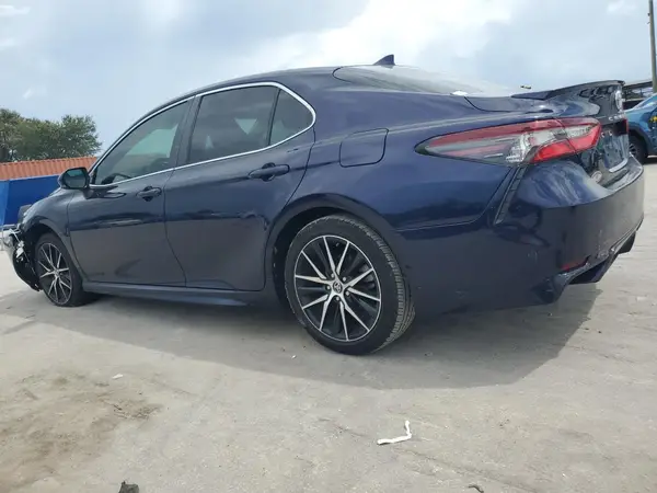 4T1T11AK1NU636812 2022 TOYOTA CAMRY - Image 2