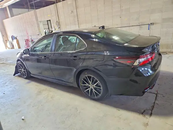 4T1T11AK1NU638740 2022 TOYOTA CAMRY - Image 2
