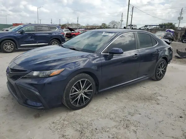 4T1T11AK1NU643789 2022 TOYOTA CAMRY - Image 1