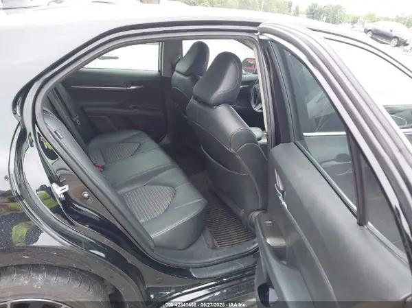 4T1T11AK1NU651701 2022 TOYOTA CAMRY - Image 8