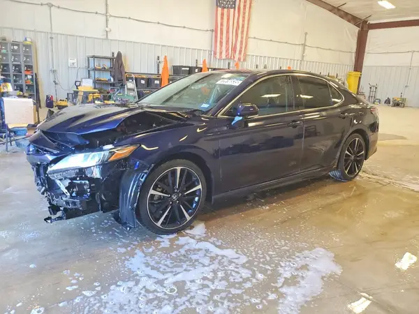 4T1T11AK1NU660866 2022 TOYOTA CAMRY - Image 1
