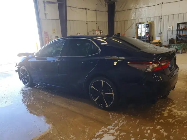 4T1T11AK1NU660866 2022 TOYOTA CAMRY - Image 2