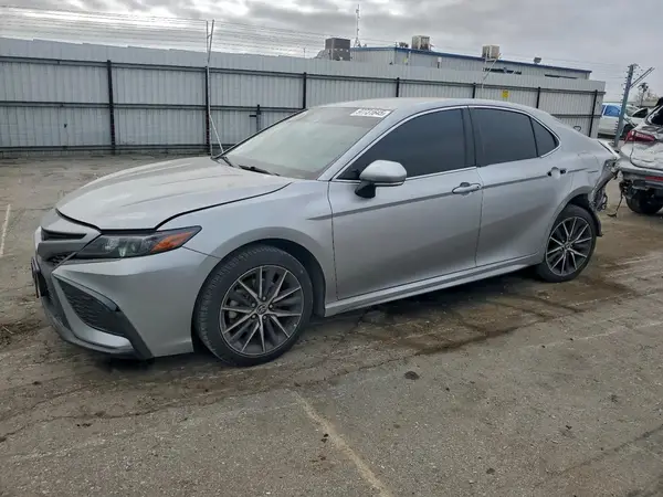 4T1T11AK1NU696749 2022 TOYOTA CAMRY - Image 1