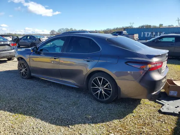 4T1T11AK1NU696766 2022 TOYOTA CAMRY - Image 2