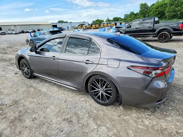 4T1T11AK1NU701898 2022 TOYOTA CAMRY - Image 2