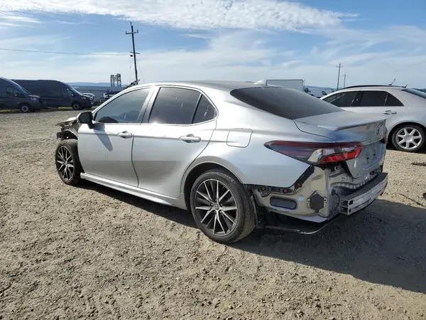 4T1T11AK1NU702257 2022 TOYOTA CAMRY - Image 2