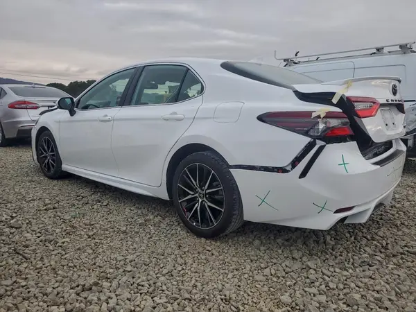 4T1T11AK1NU703909 2022 TOYOTA CAMRY - Image 2