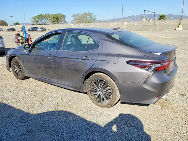 4T1T11AK1NU709306 2022 TOYOTA CAMRY - Image 2