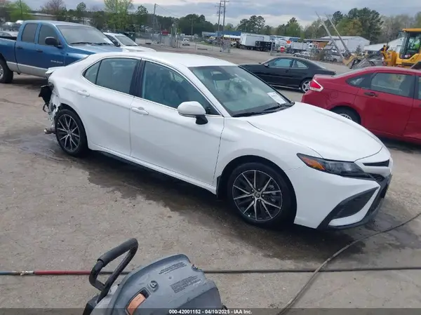 4T1T11AK1RU852942 2024 TOYOTA CAMRY - Image 1