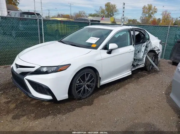 4T1T11AK1RU856649 2024 TOYOTA CAMRY - Image 2