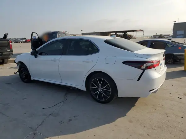 4T1T11AK2MU440926 2021 TOYOTA CAMRY - Image 2