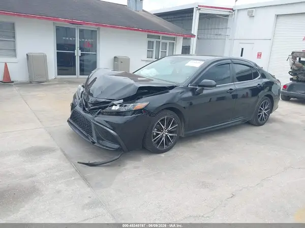 4T1T11AK2MU512868 2021 TOYOTA CAMRY - Image 2
