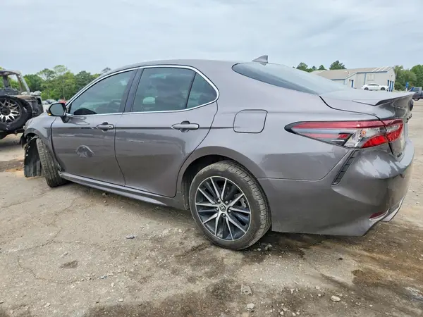 4T1T11AK2MU513258 2021 TOYOTA CAMRY - Image 2