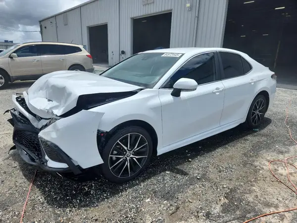 4T1T11AK2MU519500 2021 TOYOTA CAMRY - Image 1