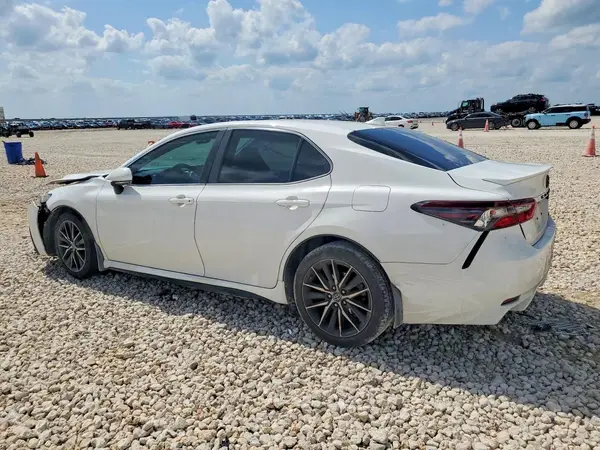 4T1T11AK2MU541903 2021 TOYOTA CAMRY - Image 2